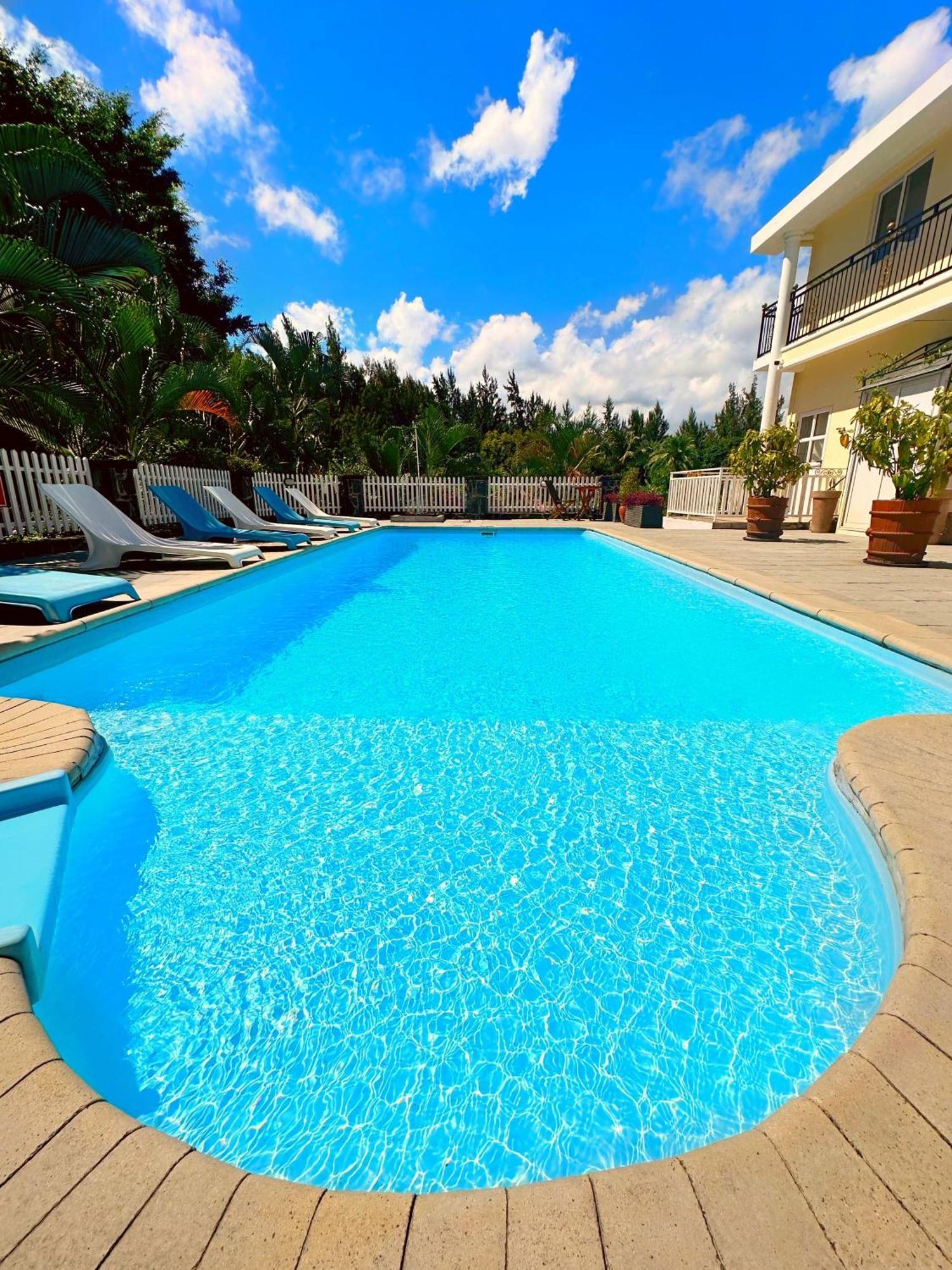 Koa Hotel Riambel Екстериор снимка
