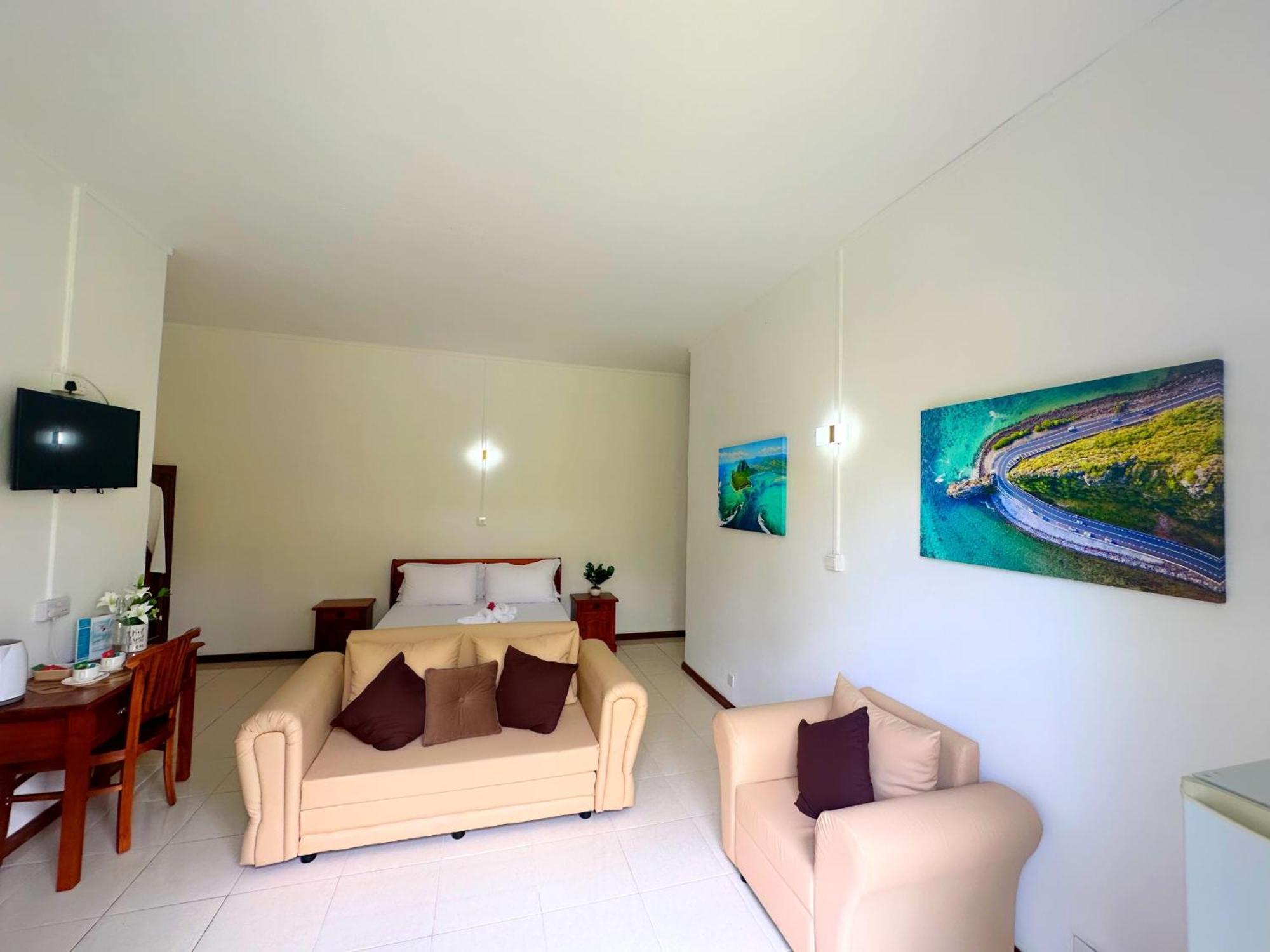 Koa Hotel Riambel Екстериор снимка
