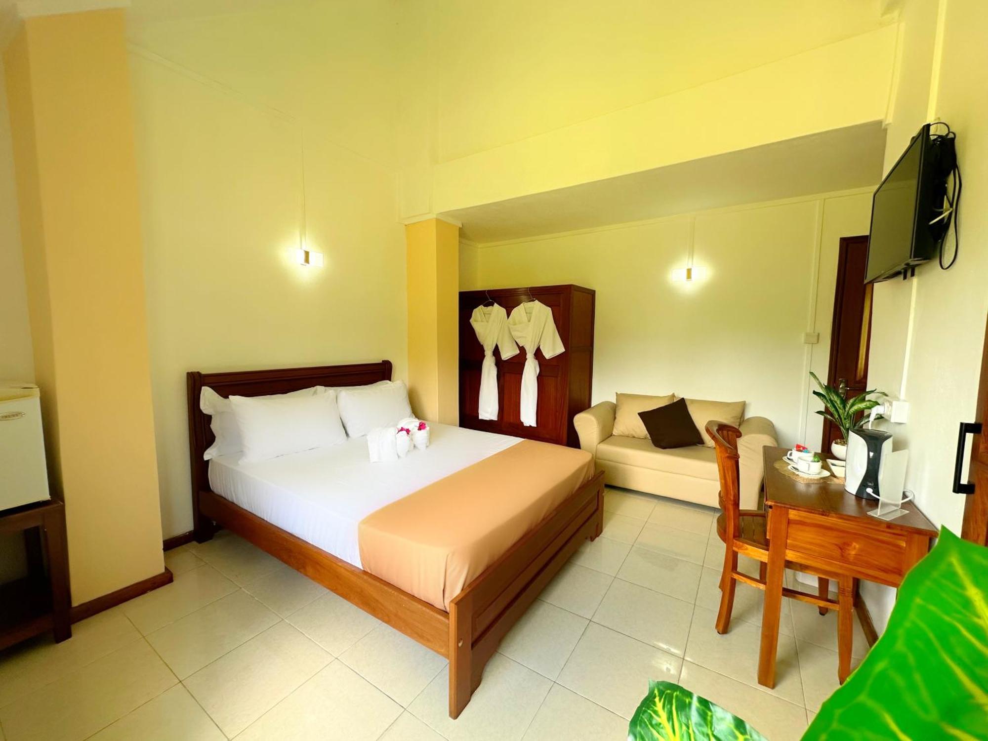 Koa Hotel Riambel Екстериор снимка
