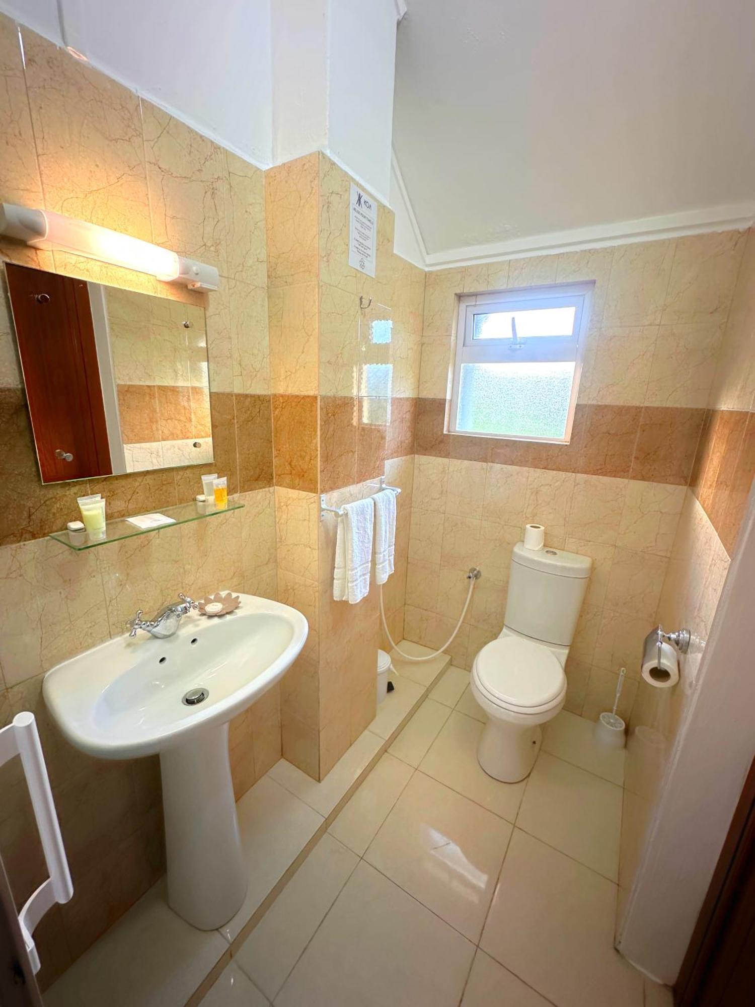 Koa Hotel Riambel Екстериор снимка